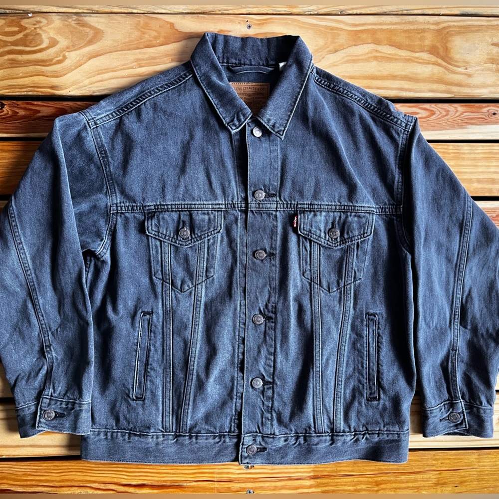 Levi’s Premium Dark Wash Denim Jacket Size Small | Button Front | Classic Fit